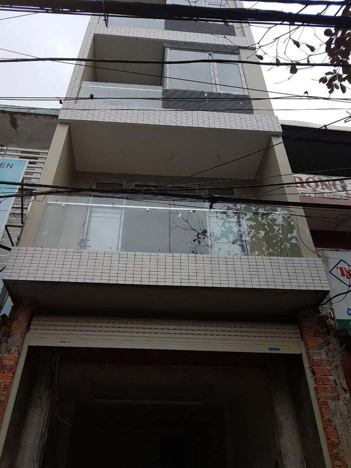 NHÀ CHỊ QUÝ