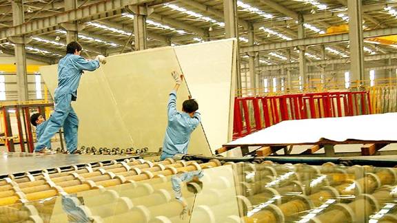 Bộ Xây dựng báo cáo Thủ tướng Chính phủ về quy hoạch phát triển kính xây dựng