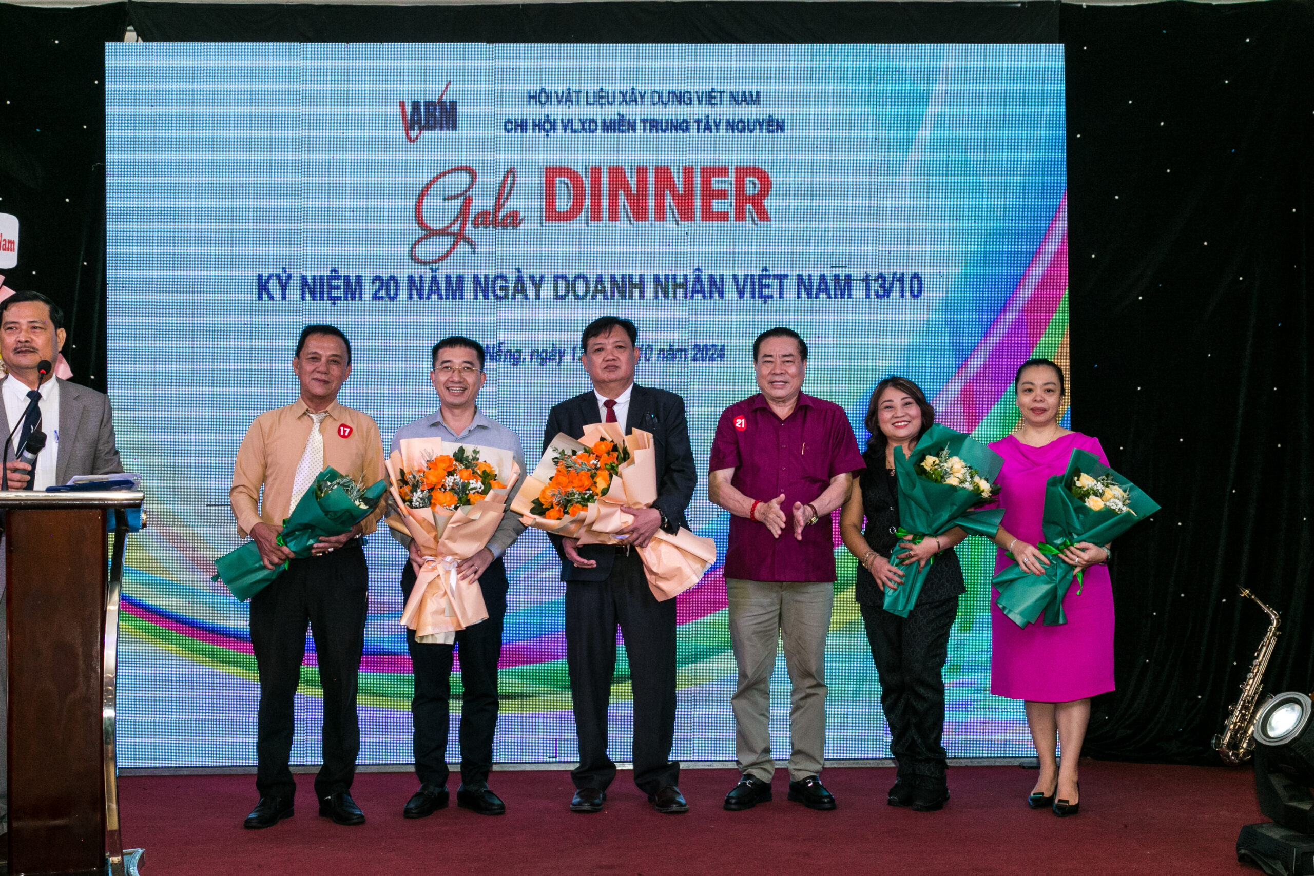 TỔ CHỨC THÀNH CÔNG LỄ KỶ NIỆM 20 NĂM NGÀY DOANH NHÂN VIỆT NAM
